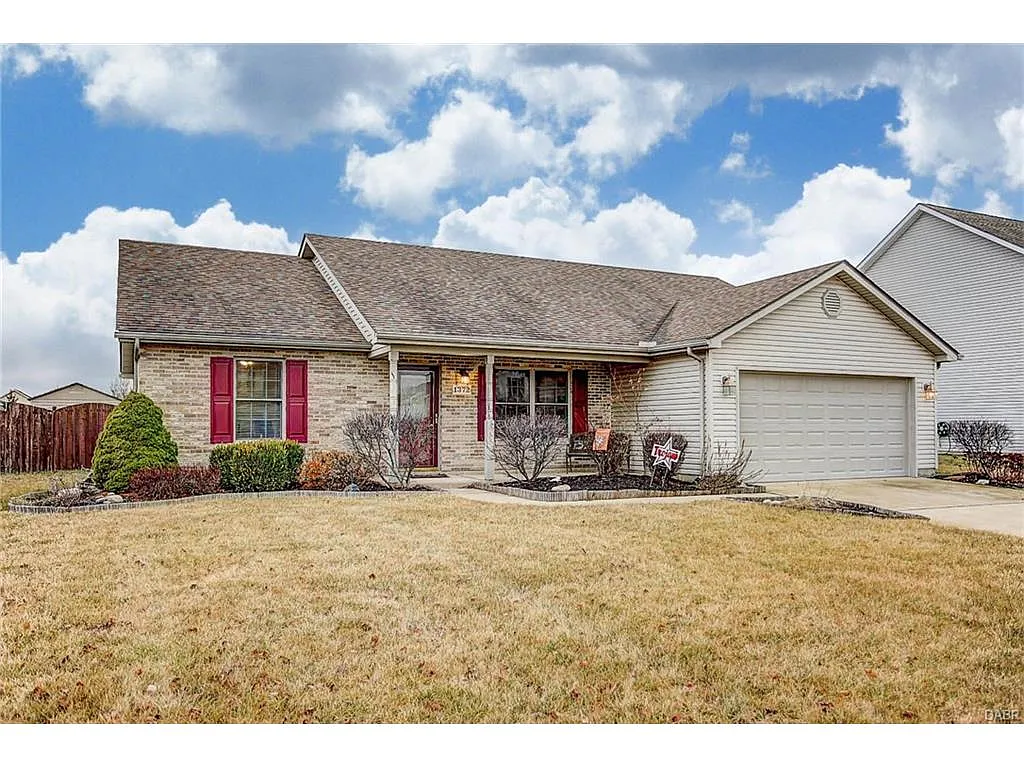 1372 Edinburgh Dr photo 1