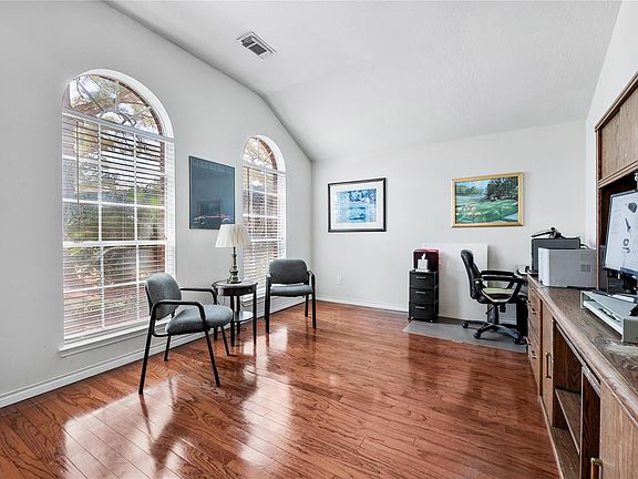 3rd image of 21126 Wildcroft Dr