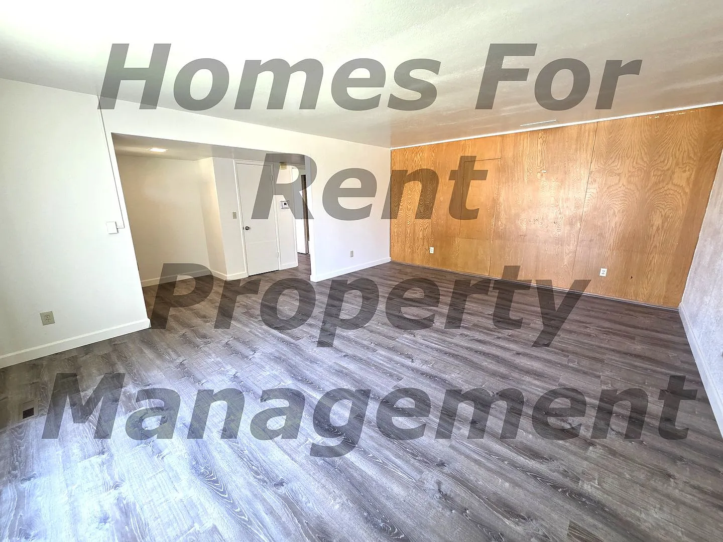 Remodeled 4 Bedroom 2 Bath Home — Photo 4