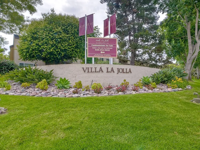8545 Villa La Jolla Dr #H — Photo 12