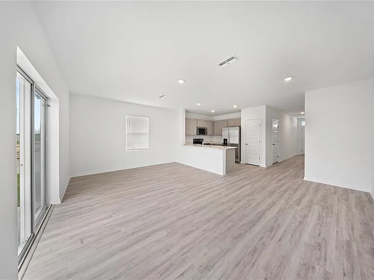 4302 Butterscotch Cir — Photo 4