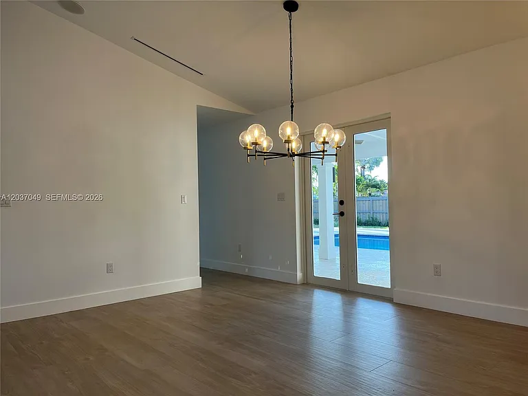 8885 SW 76th Ter — Photo 6