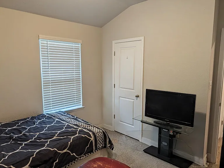 1015 Bluejack Way — Photo 8
