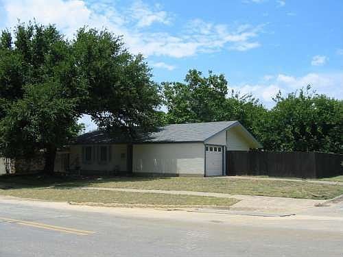 1st image of 908 Simmons Dr
