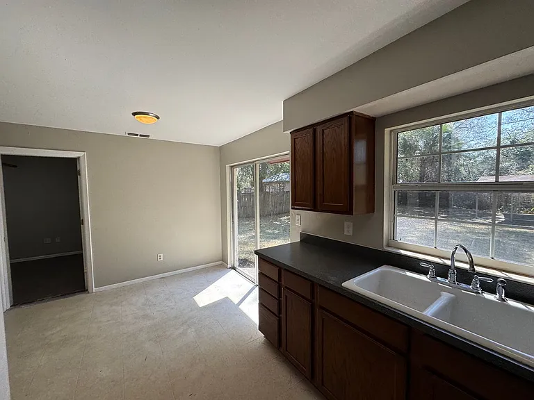 950 W French Ave — Photo 6