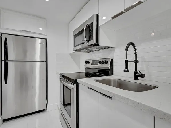 1114 Douglas Rd #4, Miami, FL 33134
