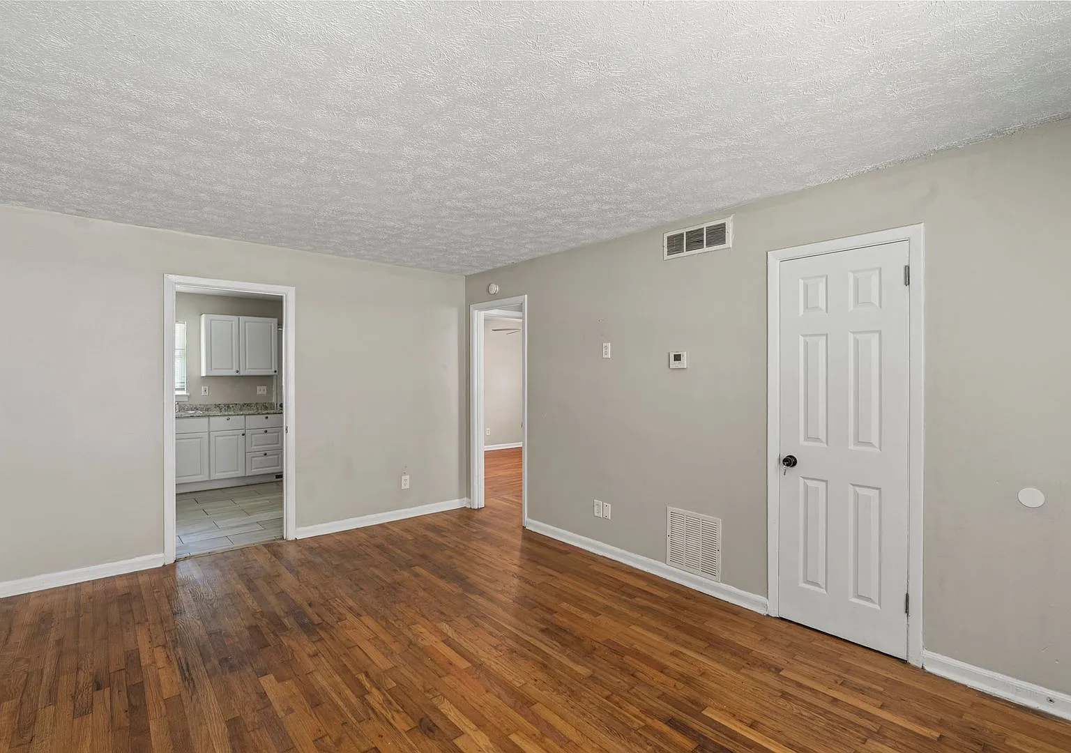 1595 Carlisle St NW — Photo 4