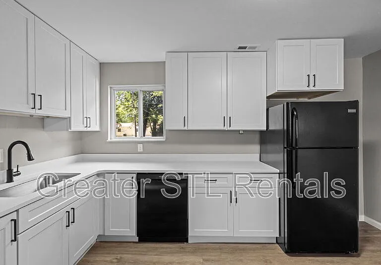 1412 E Pitman Ave — Photo 15
