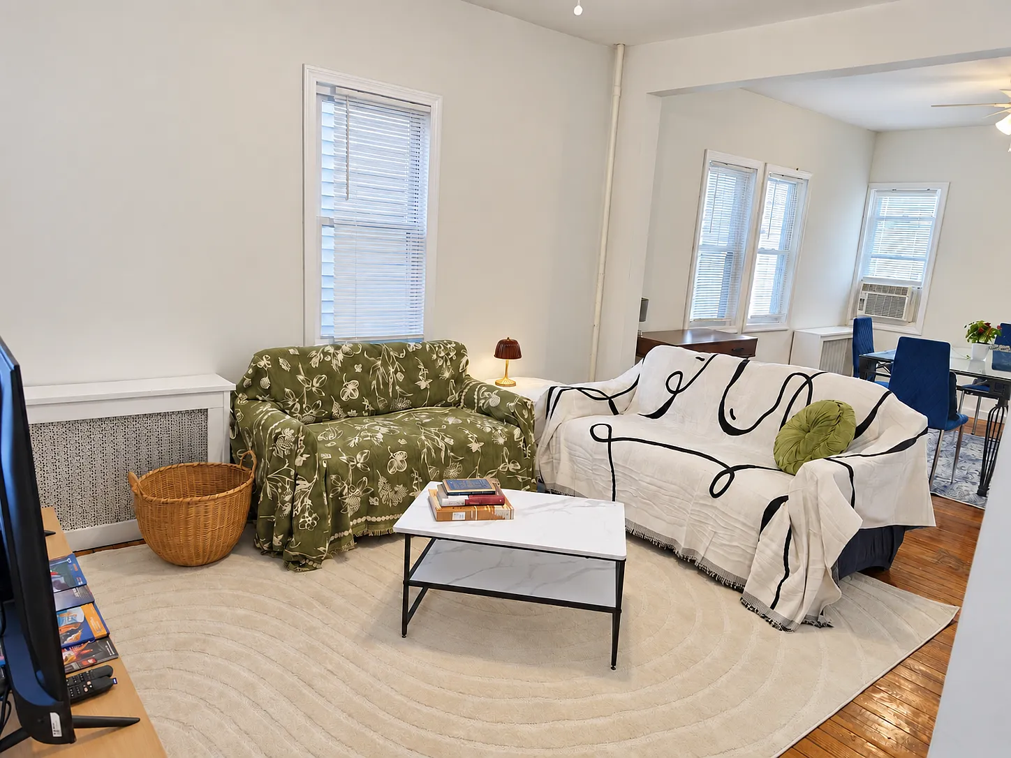 2 bed, 1.5 bath, 1400 sqft, $1,800 — Photo 1