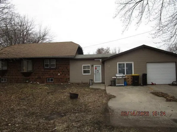 608 N 5th St, Bricelyn, MN 56014