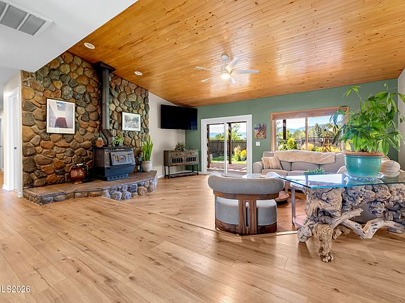 4th image of 315 Old Washoe Cir
