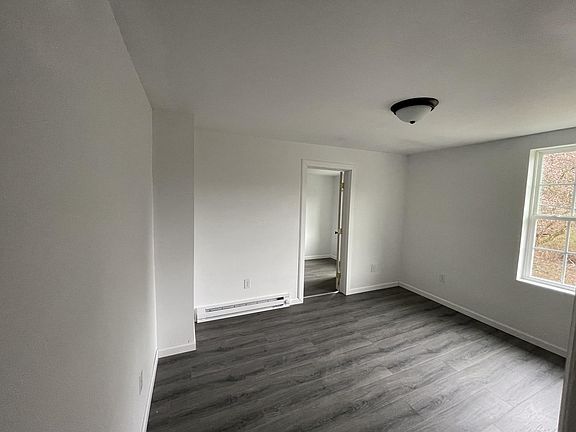 4th image of 252 River Rd #A