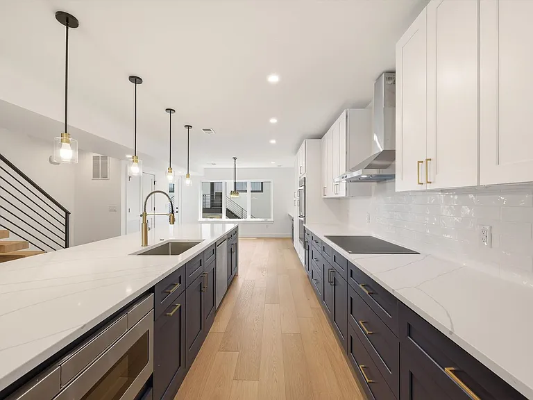2452 S Marion St — Photo 10