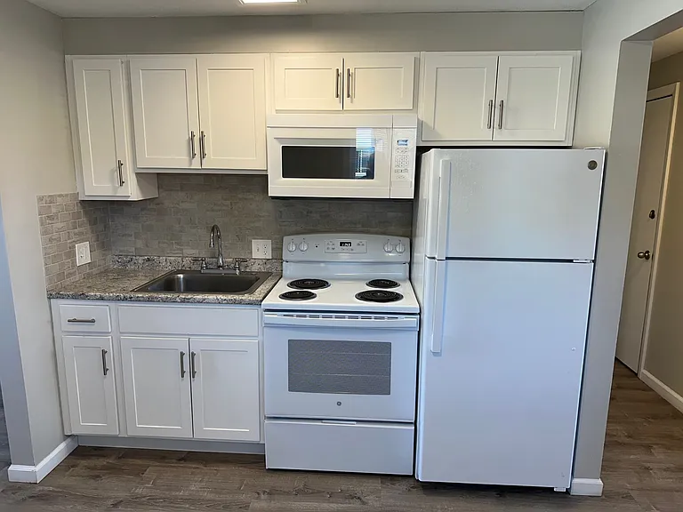 Fairfield Apartments — Photo 4
