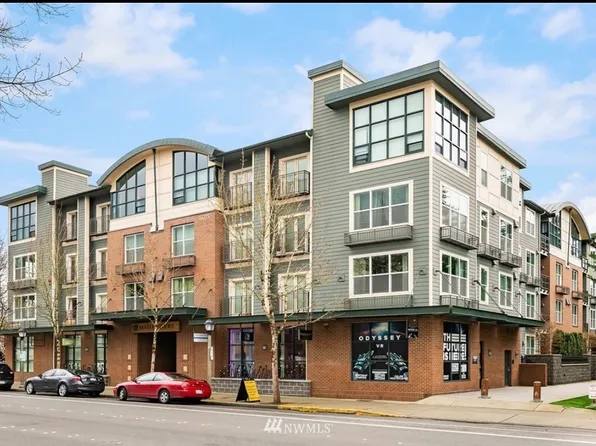 16275 NE 85th St APT 205, Redmond, WA 98052