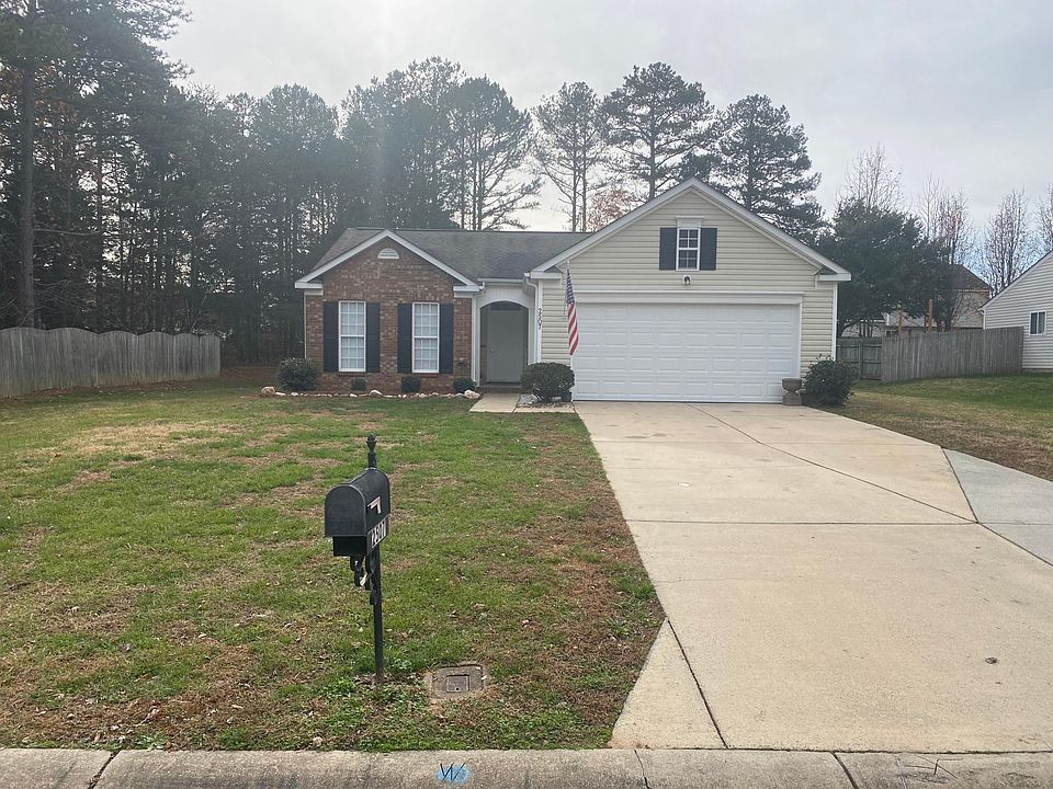 Nice 2 car garage and large concrete driveway