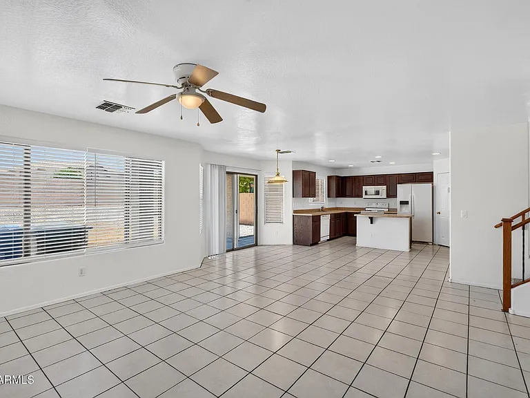 7823 S 48th Ln — Photo 37