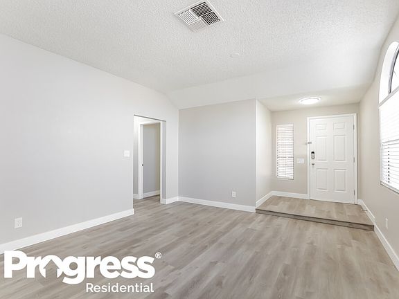4th image of 221 Moose Ln