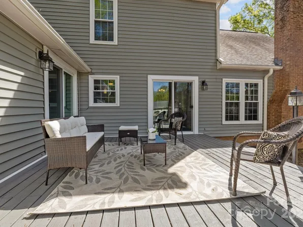 2439 Heathershire Ln, Matthews, NC 28105