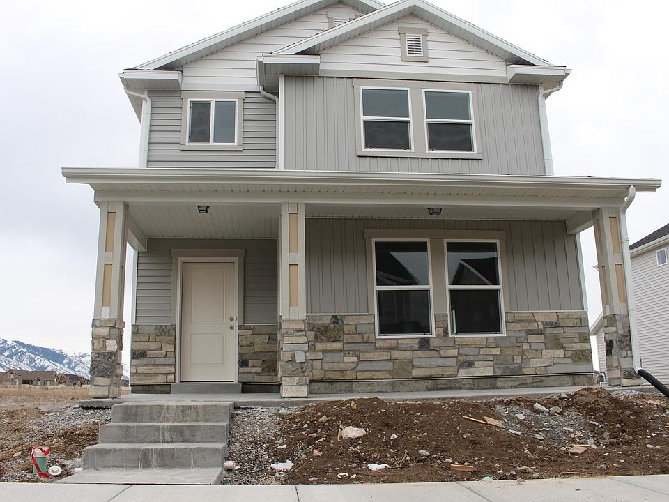 Front of home (Landscaping has now been completed)