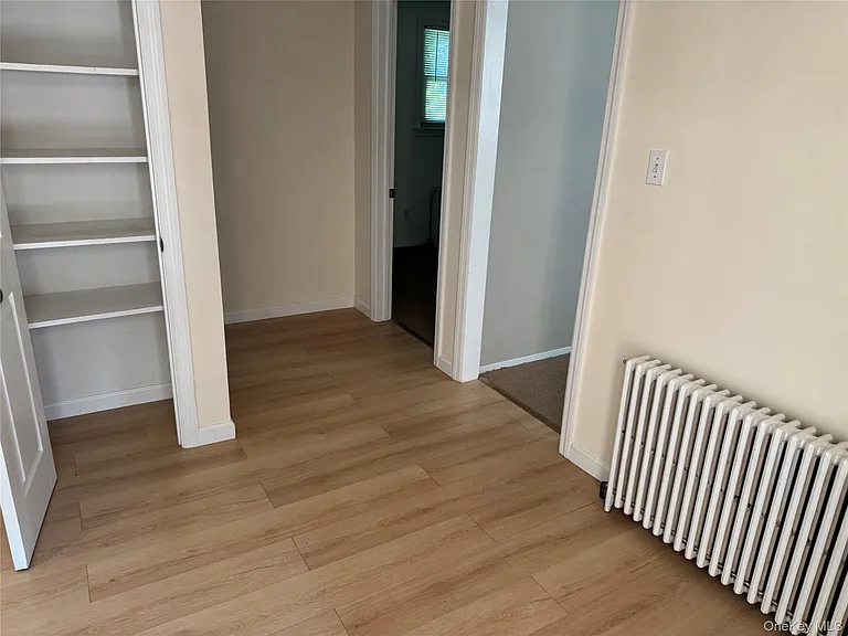 25 Robinson Ave — Photo 3