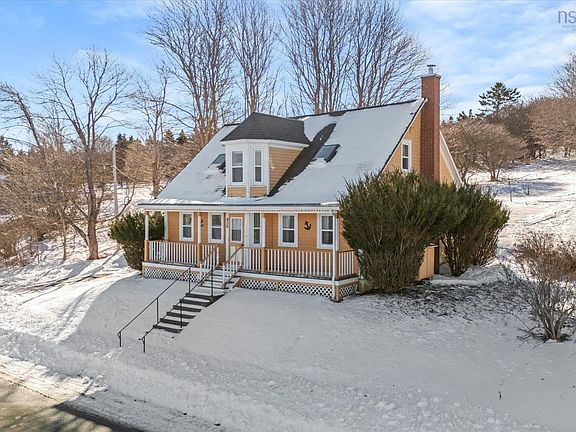 3rd image of 406 Kingsburg Rd