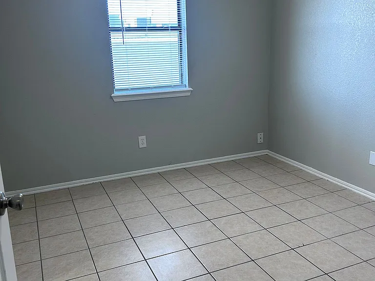 Las Violetas Apartments — Photo 72