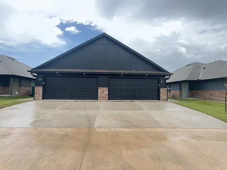 11509 University Dr — Photo 4