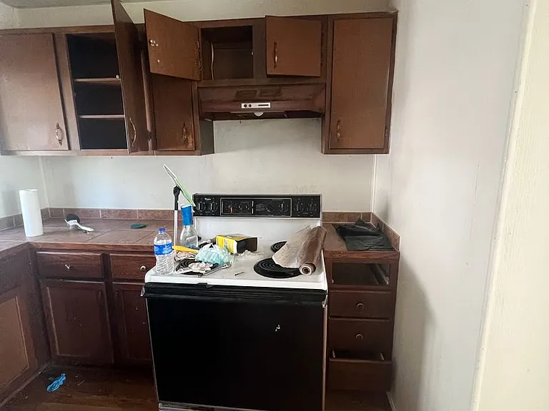 412 S Peach Ave — Photo 8