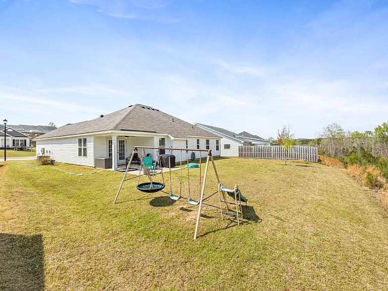 161 Dublin Loop — Photo 9