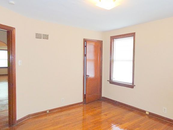 5th image of 4112 S Compton Ave