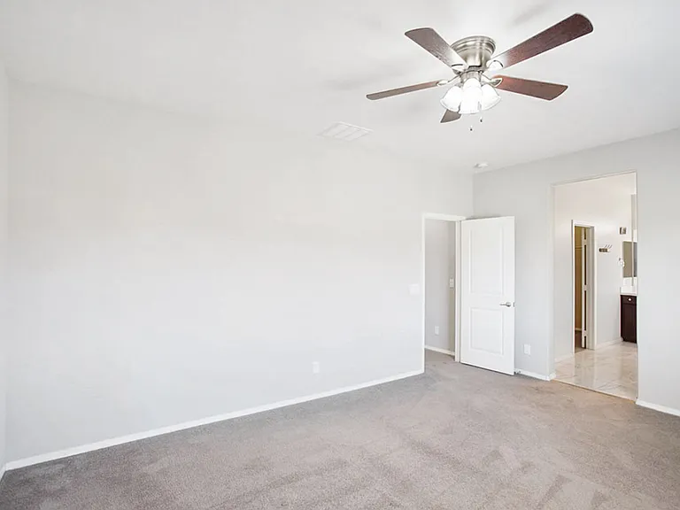 7416 Amesbury St — Photo 27