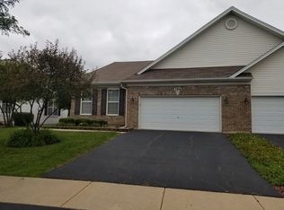 354 Woodhill Dr, Carol Stream, IL