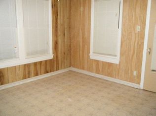 1807 W 12th St, Plainview, TX 79072