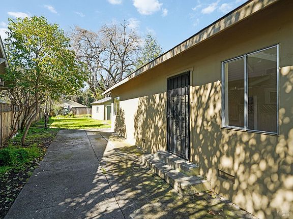 3rd image of 425 Bosley Street
