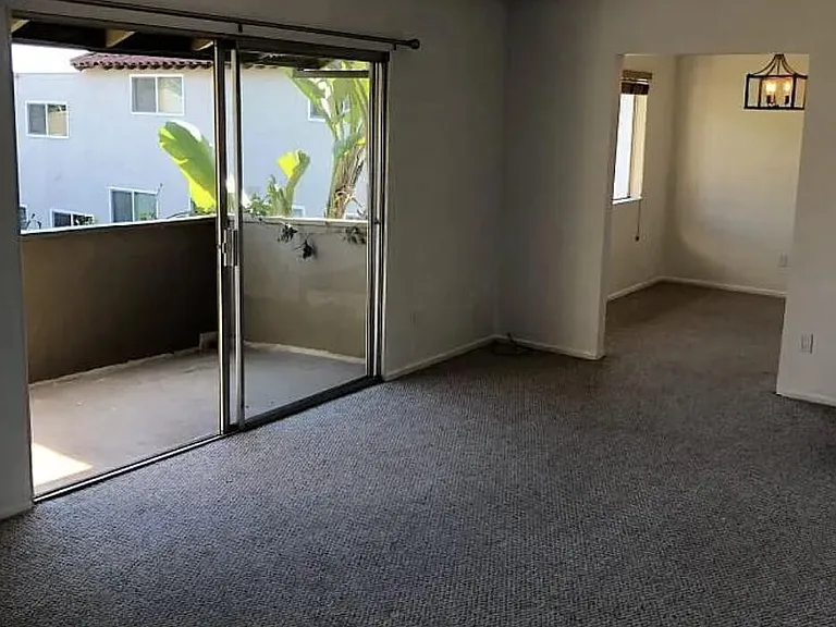 521 E Arrellaga St #12 — Photo 3