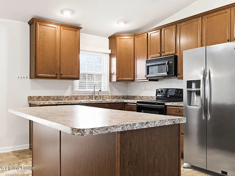2403 Silverbrook Ave — Photo 11