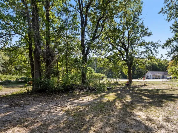 214 E Beaumont Ave, Onalaska, TX 77360