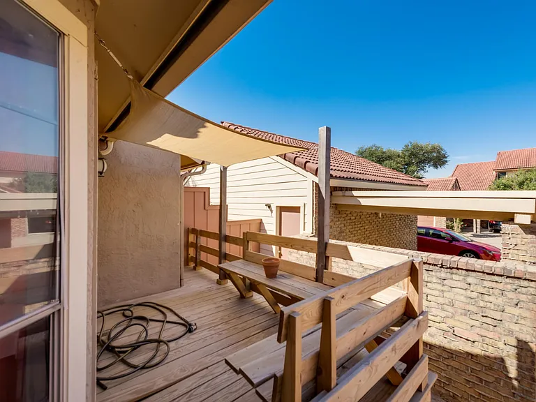 2606 Encina — Photo 5
