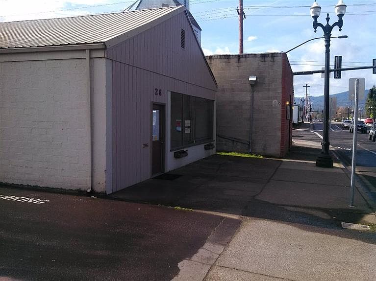 2nd image of 26 E Pine St
