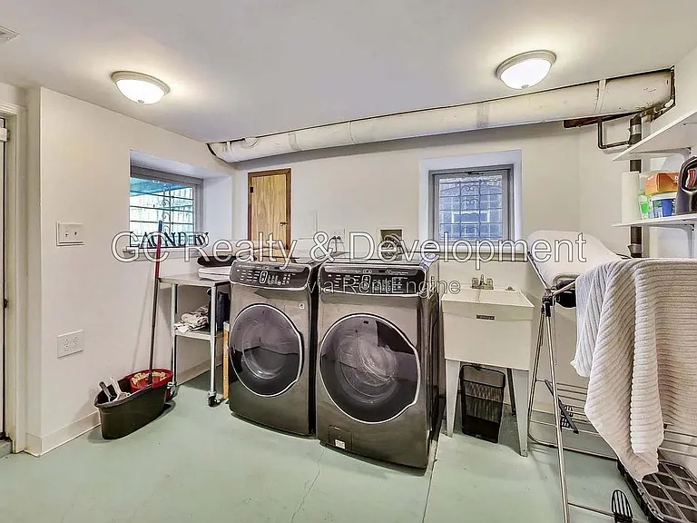 4936 S Saint Lawrence Ave — Photo 33