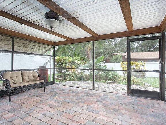 3rd image of 2407 Summerlin Dr