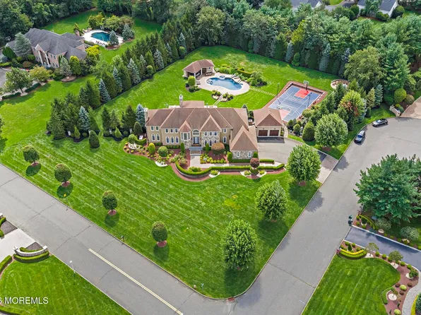 2 Topaz Court, Marlboro, NJ 07746