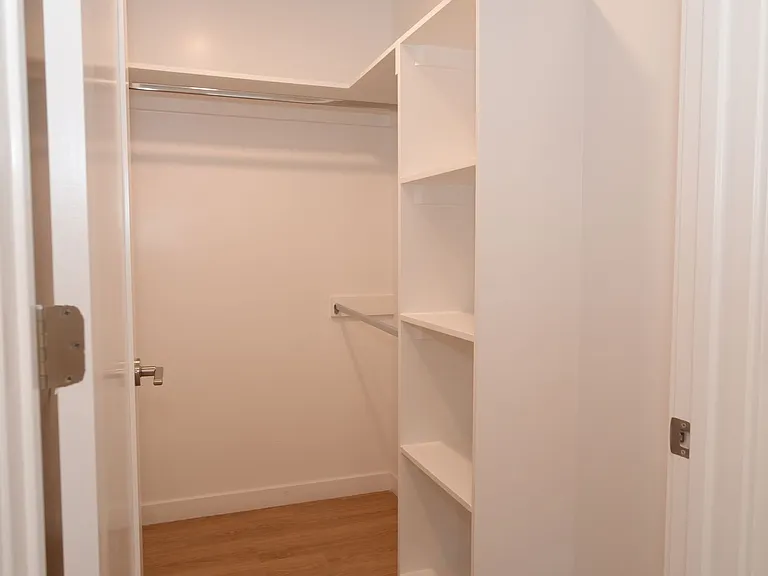 Brand New Luxury Homes! W/D, Balcony & Parking! — Photo 31