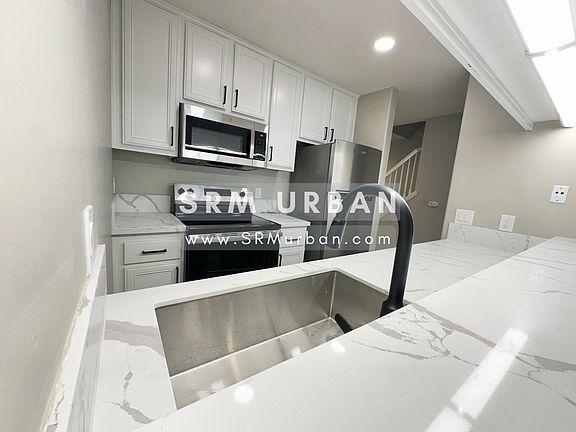 4th image of 4102 Marlborough Ave APT 211