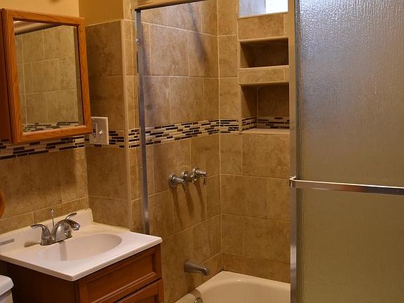 4th image of 2233 W Fullerton Ave APT 3