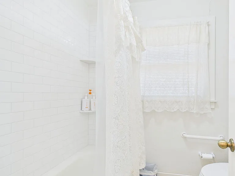 206 N Edison St — Photo 11