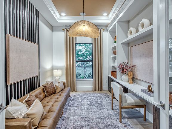 Flex room, perfect space for a home office