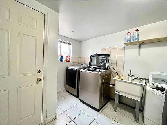 4th image of 33 Avenue X