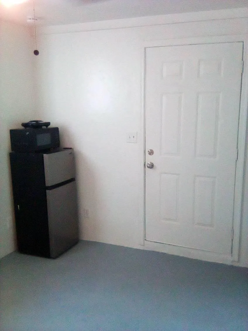 Studio, 550 sqft, $700 — Photo 2